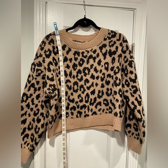 NWT No Boundaries Size L Leopard Print Long Sleeve Crew Neck Soft Comfy Sweater - Picture 9 of 12